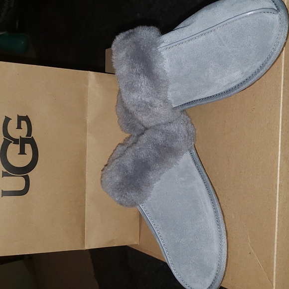 NWOB- UGG Women's Scuffette II Slipper size 10 in Gray - Picture 3 of 8